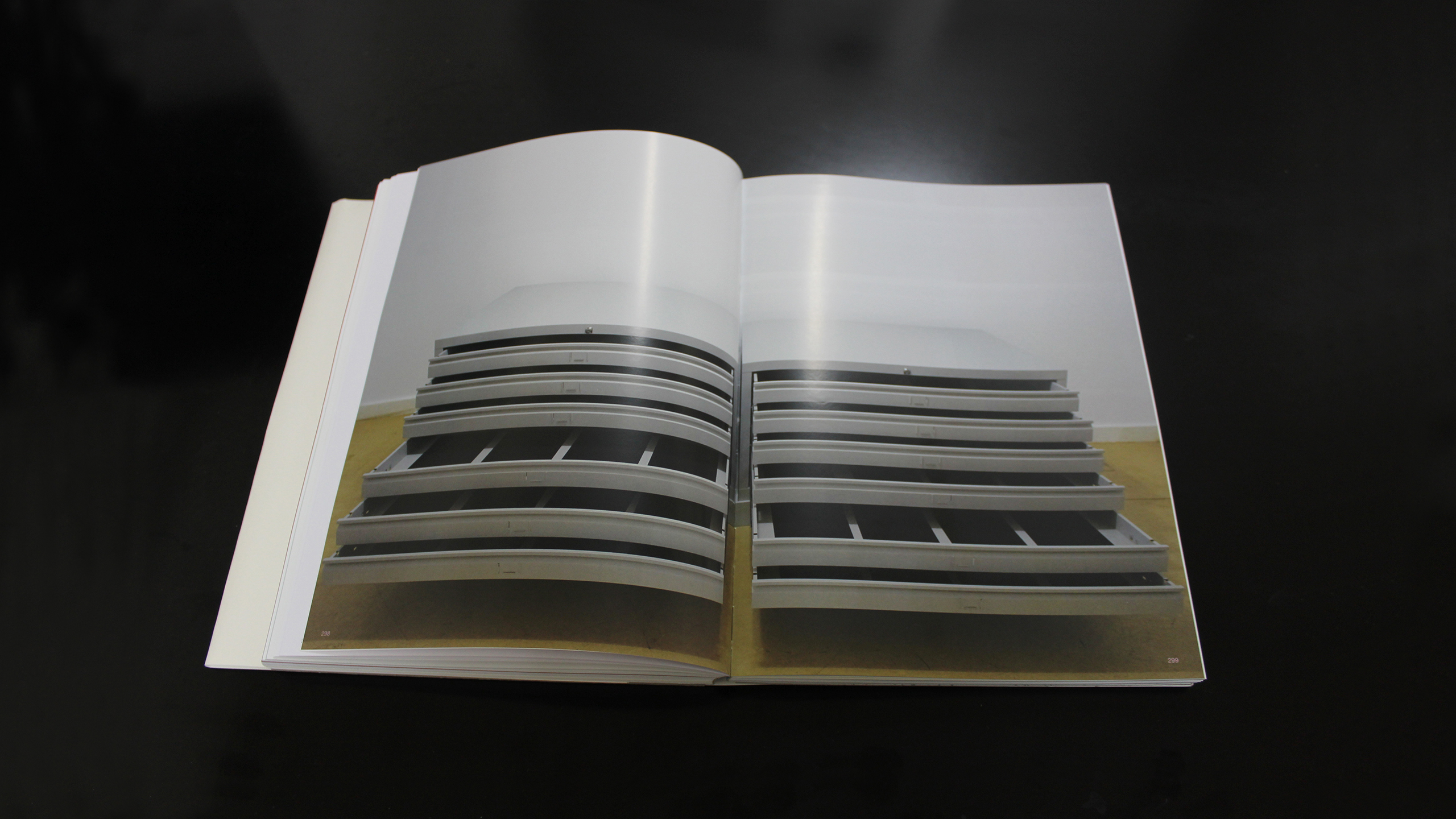 Secretaire ~ Nina Papaconstantinou