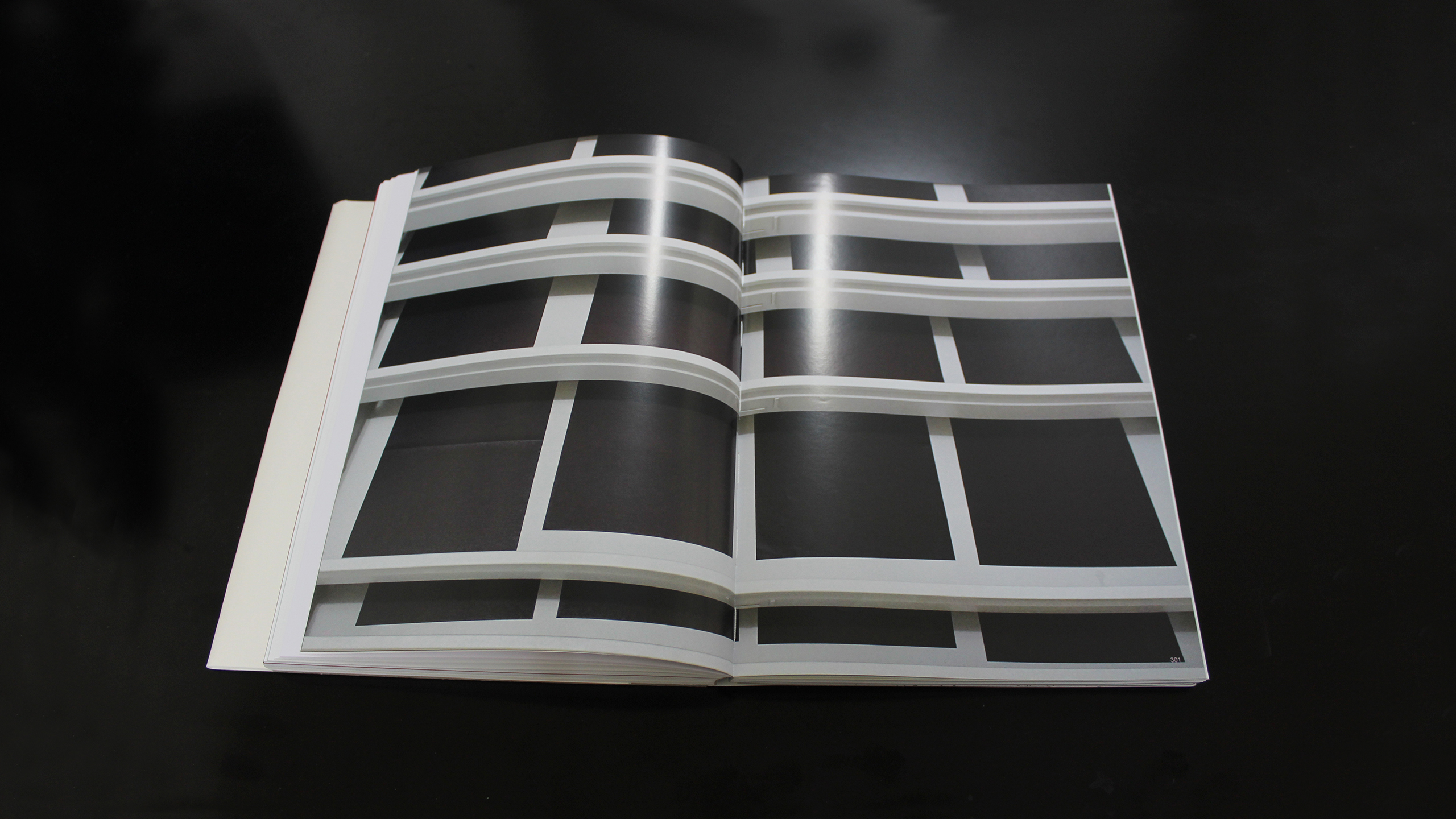 Secretaire ~ Nina Papaconstantinou