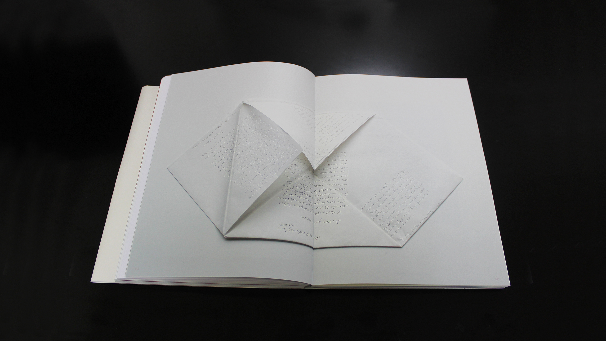 Secretaire ~ Nina Papaconstantinou