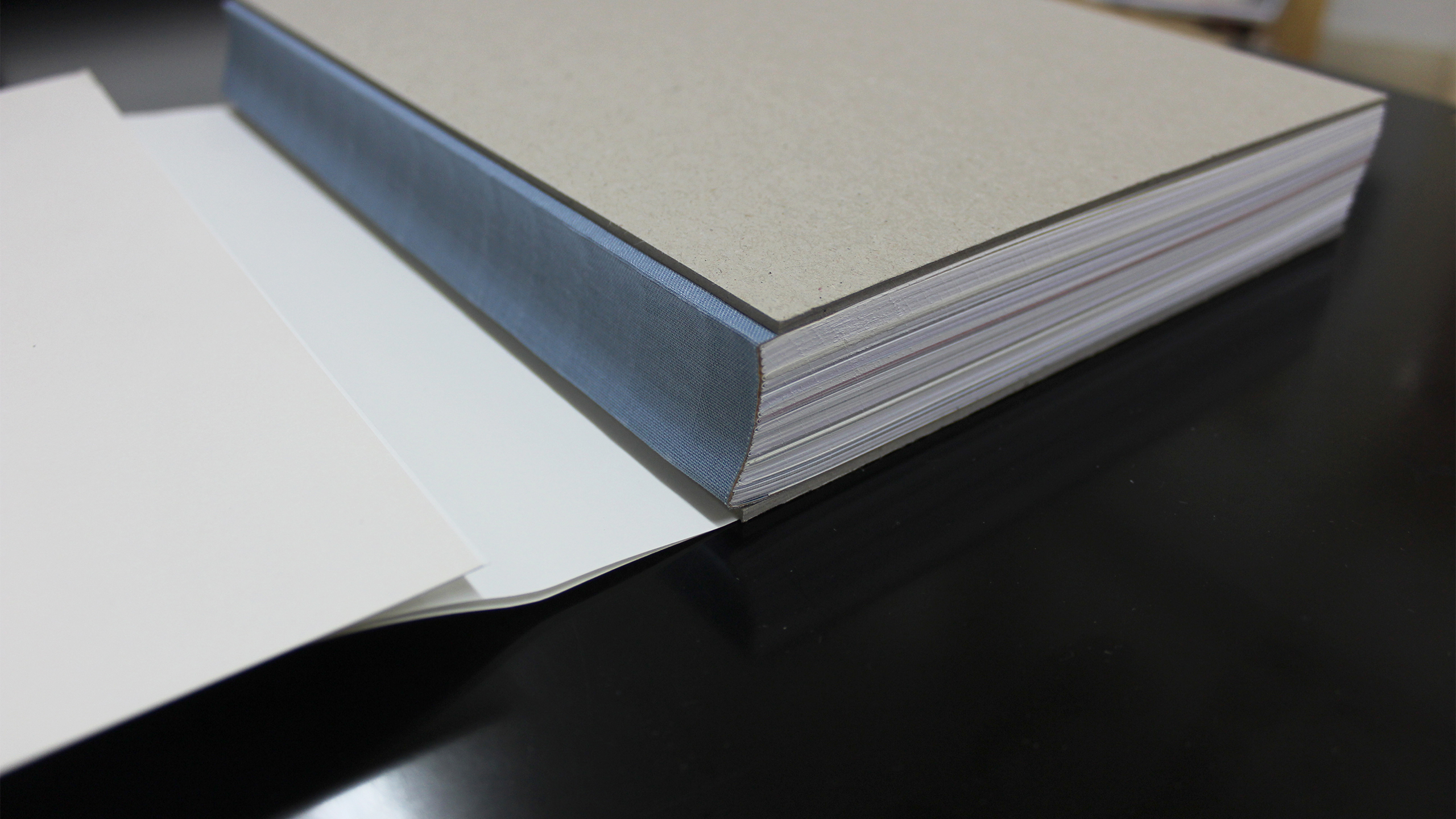 Secretaire ~ Nina Papaconstantinou