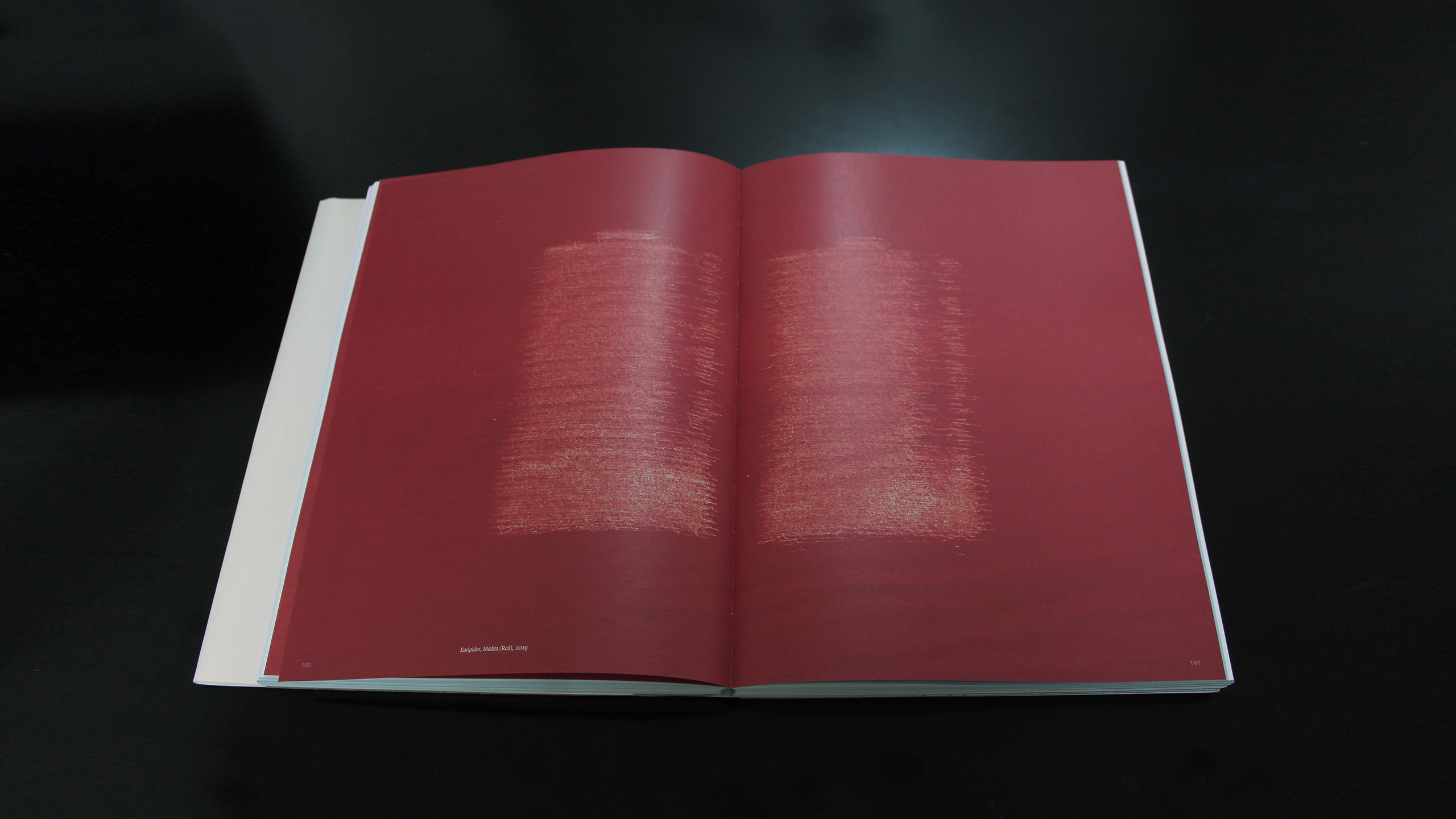 Secretaire ~ Nina Papaconstantinou